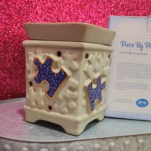 Scentsy Piece By Piece Warmer in Cream and Blue